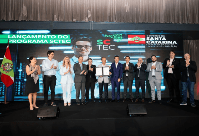 Santa Catarina lança maior programa de qualificação em tecnologia e IA no Passeio Primavera