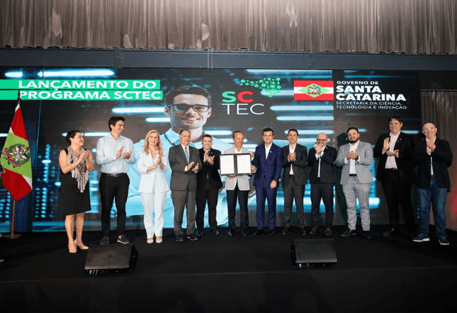 Santa Catarina lança maior programa de qualificação em tecnologia e IA no Passeio Primavera